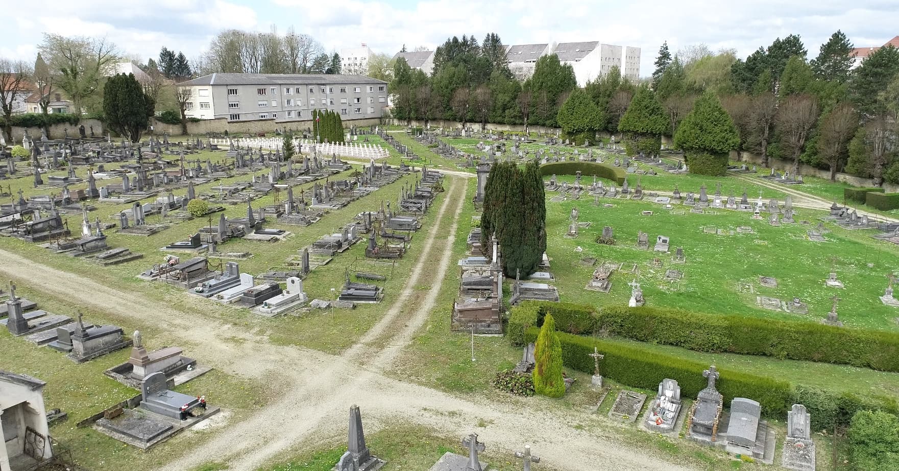Cartographie de cimetières par drone à Charleville-Mézières