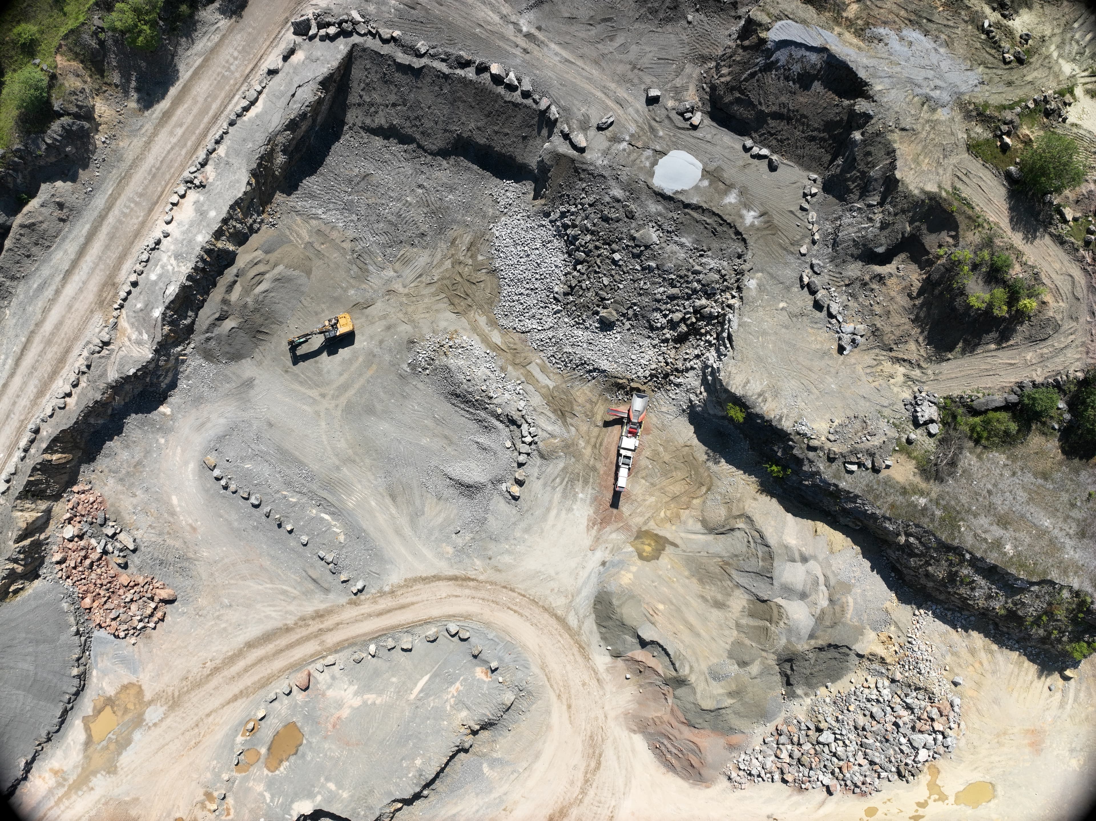 Relevés topographiques et cartographie d'une carrière par drone
