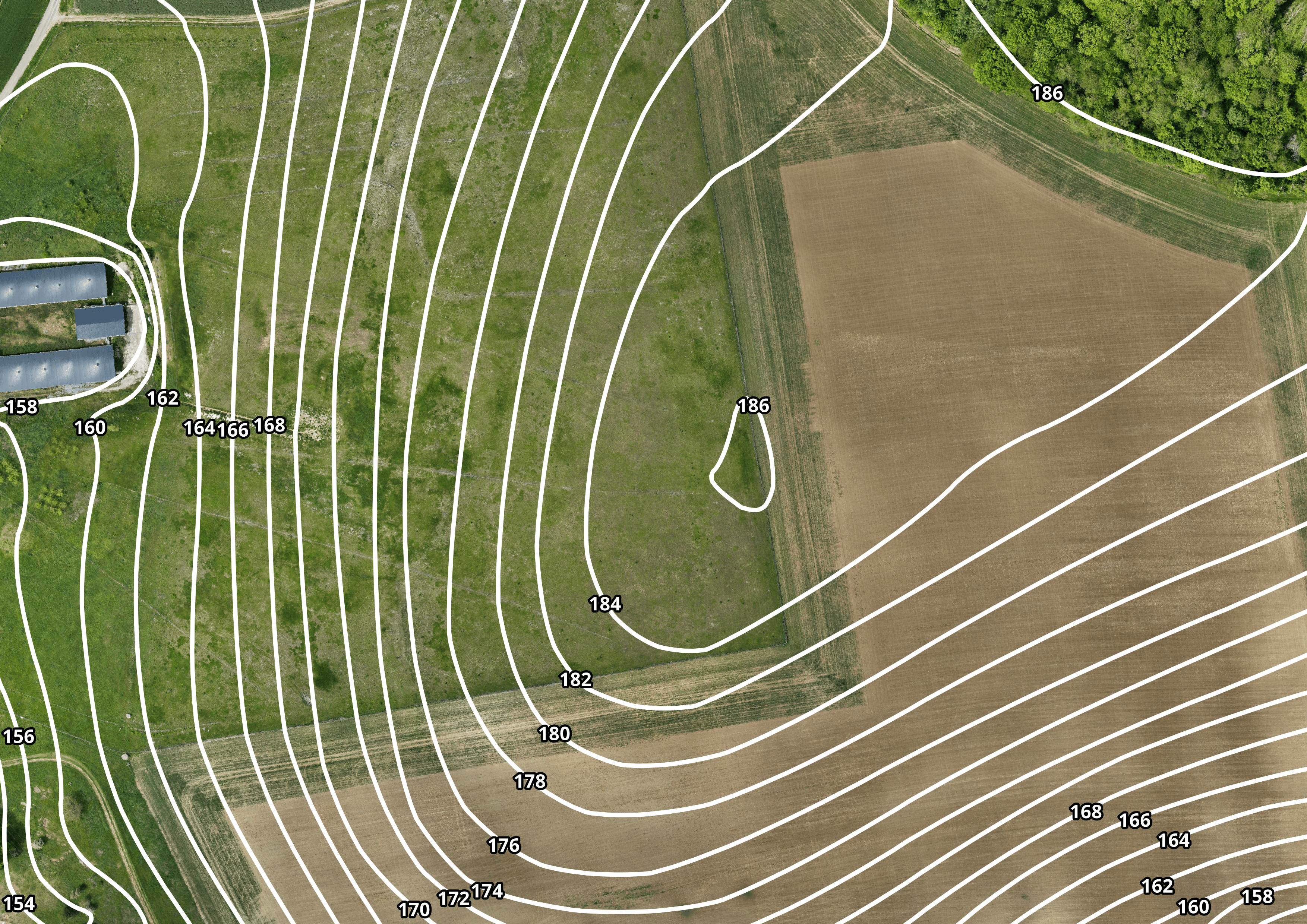 Courbes de niveau d'un terrain issu de relevé drone